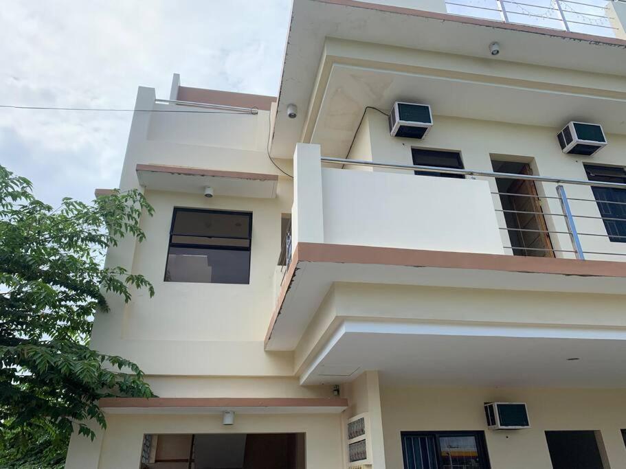 Lee'S Apartment Dumaguete City Екстериор снимка