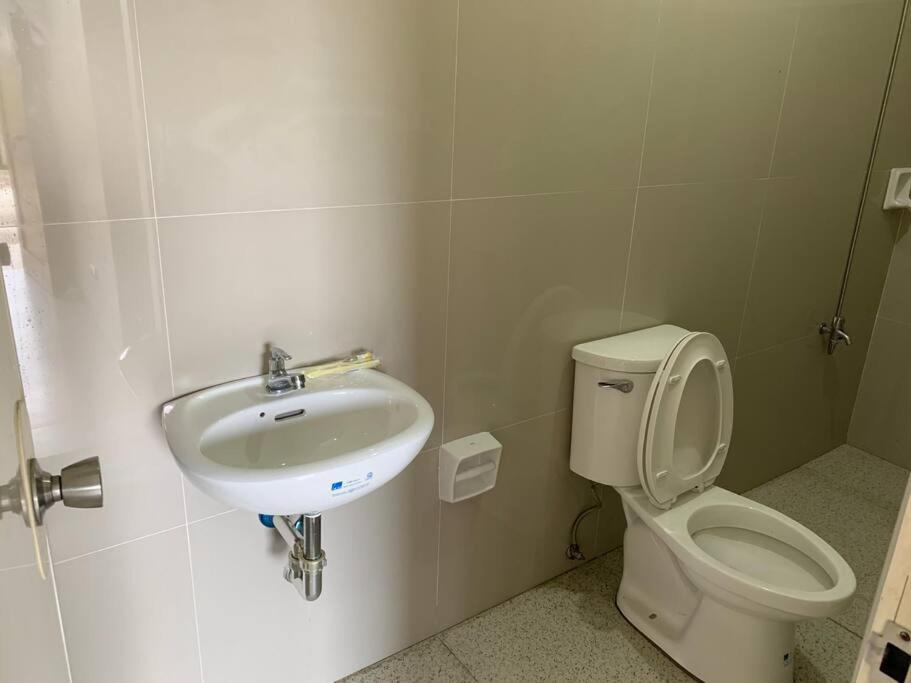 Lee'S Apartment Dumaguete City Екстериор снимка